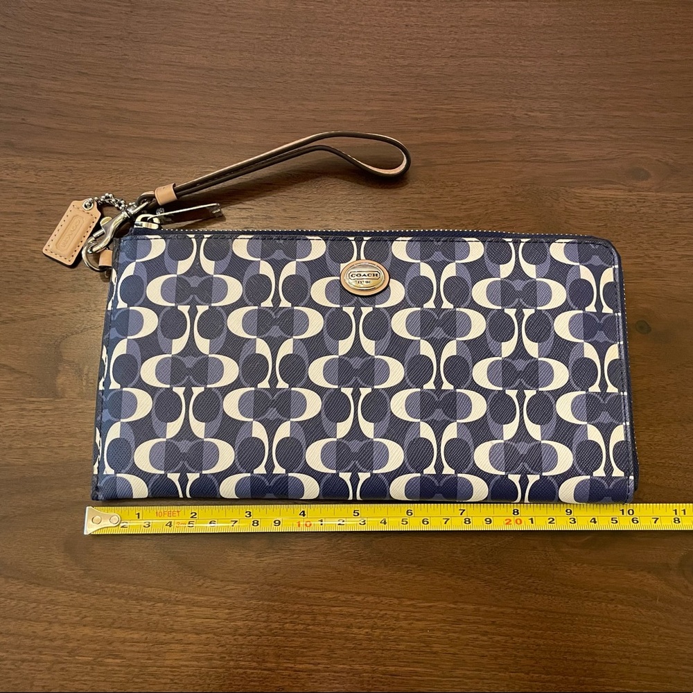 NWOT Coach Clutch/Wristlet